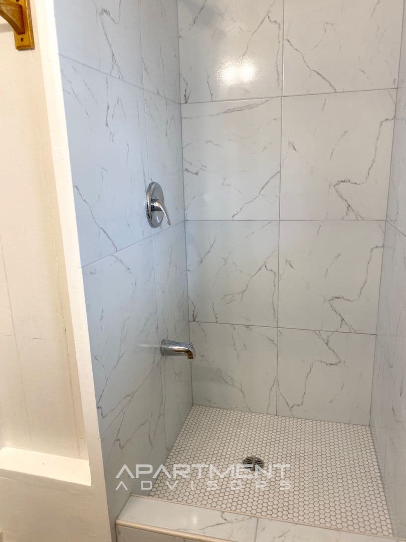 Honolulu Apartment: 735 & 737 McCully St