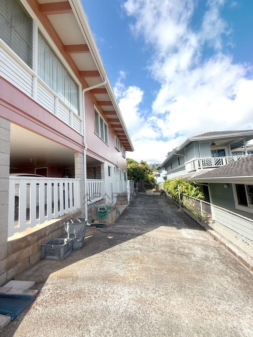 Honolulu House: 2144 Haena St