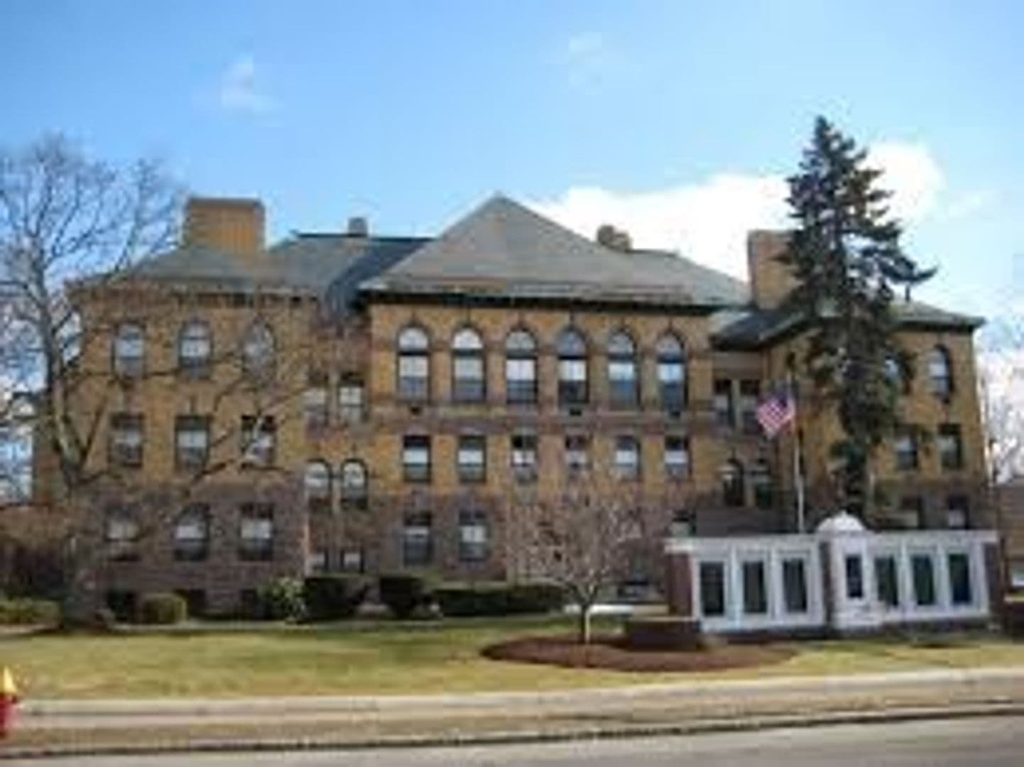 Melrose Apartment: 585 Main Street