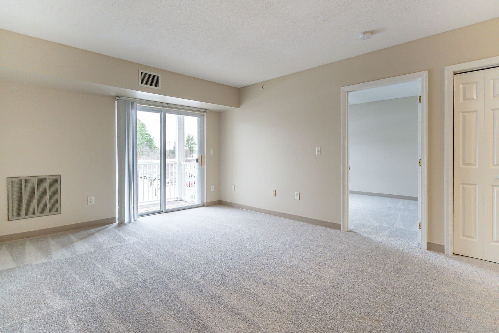 Merrimack Apartment: 4 Bowers Landing Drive
