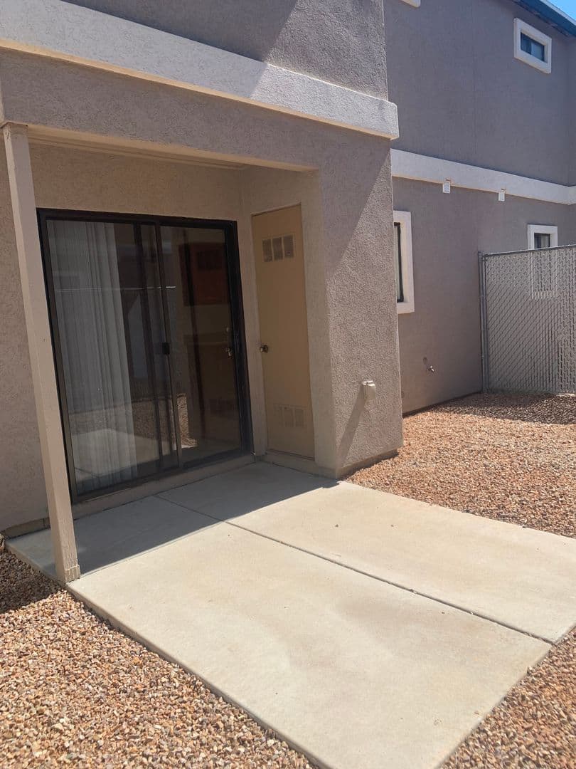 Tucson Apartment: 9111 E Broadway