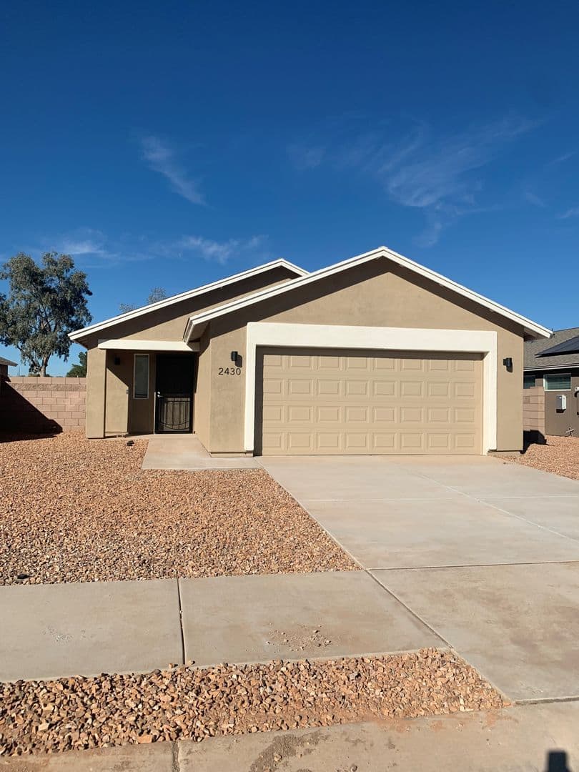 Tucson Apartment: 8315 E Golf Links