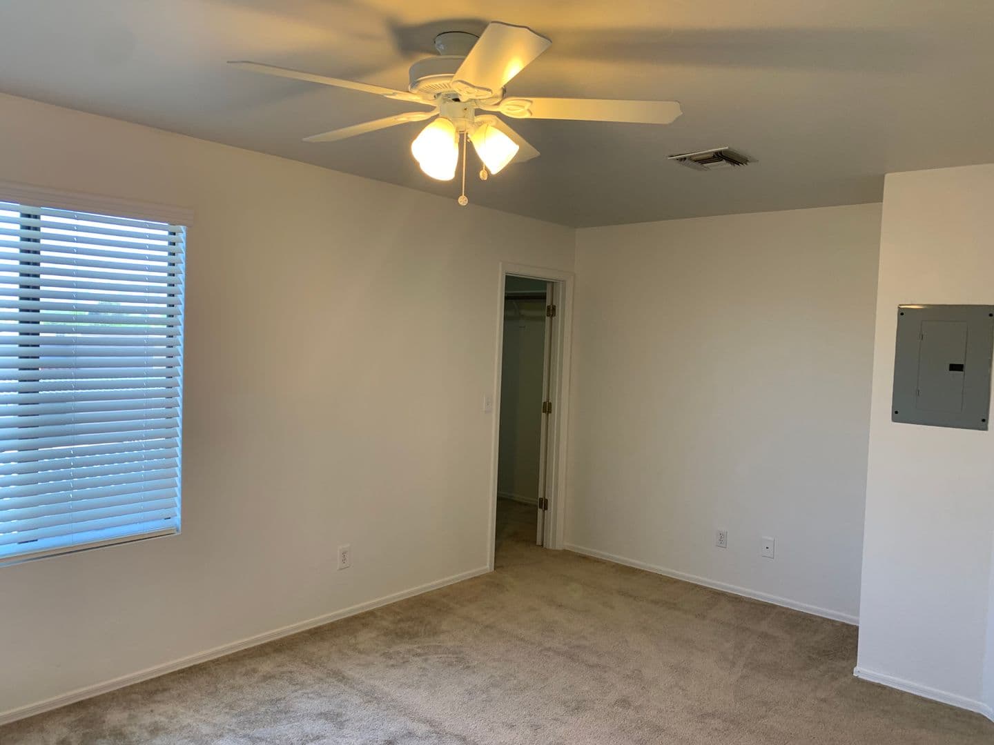 Tucson Apartment: 9111 E Broadway