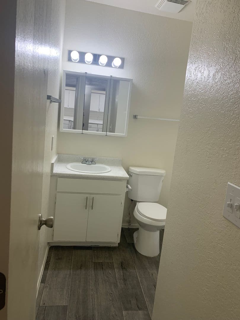 Tucson Apartment: 9009 E Broadway