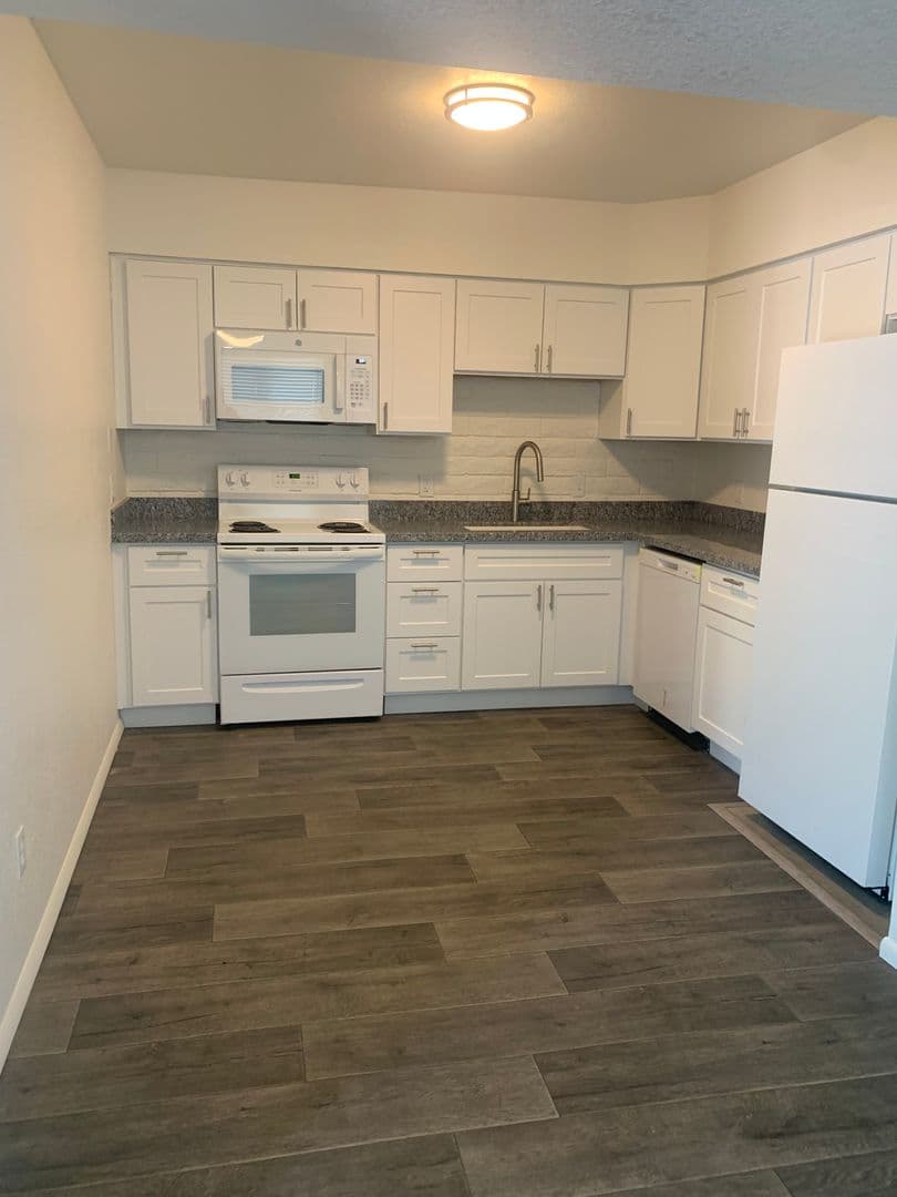 Tucson Apartment: 9009 E Broadway