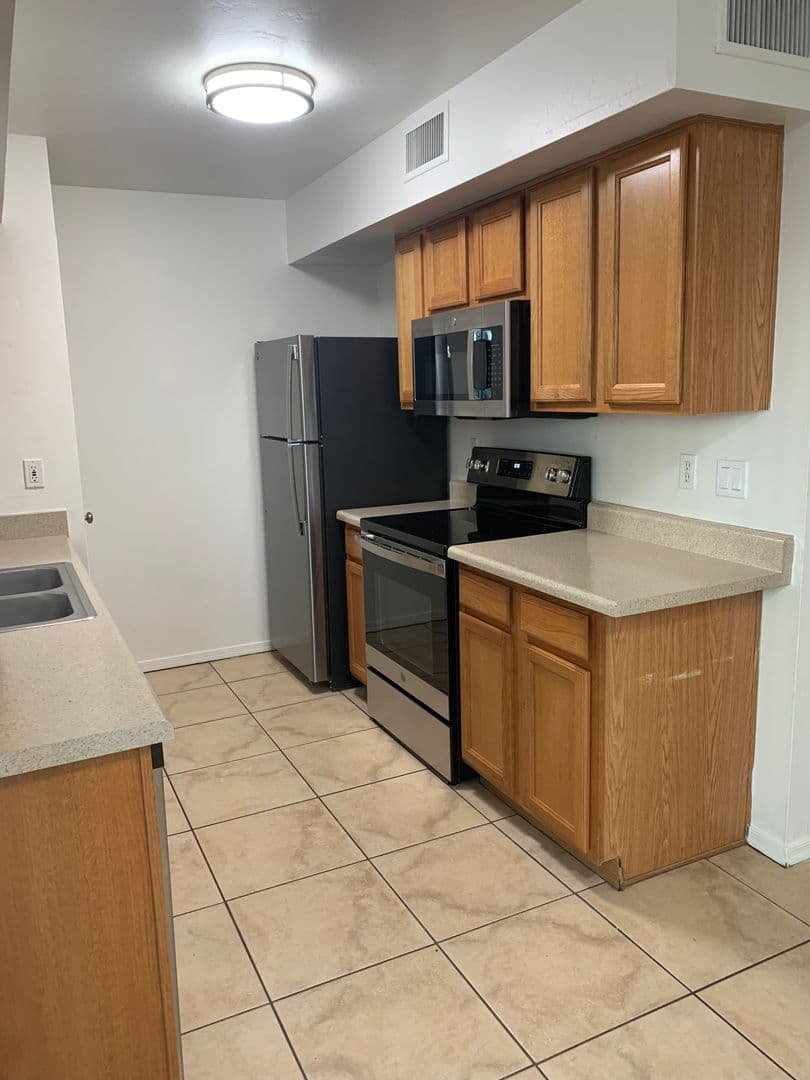Tucson Apartment: 9111 E Broadway