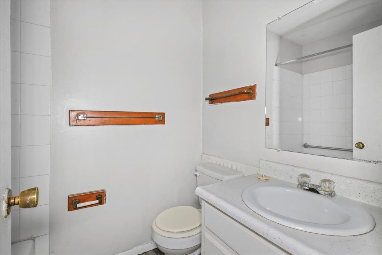 Normal Apartment: 1208 Major