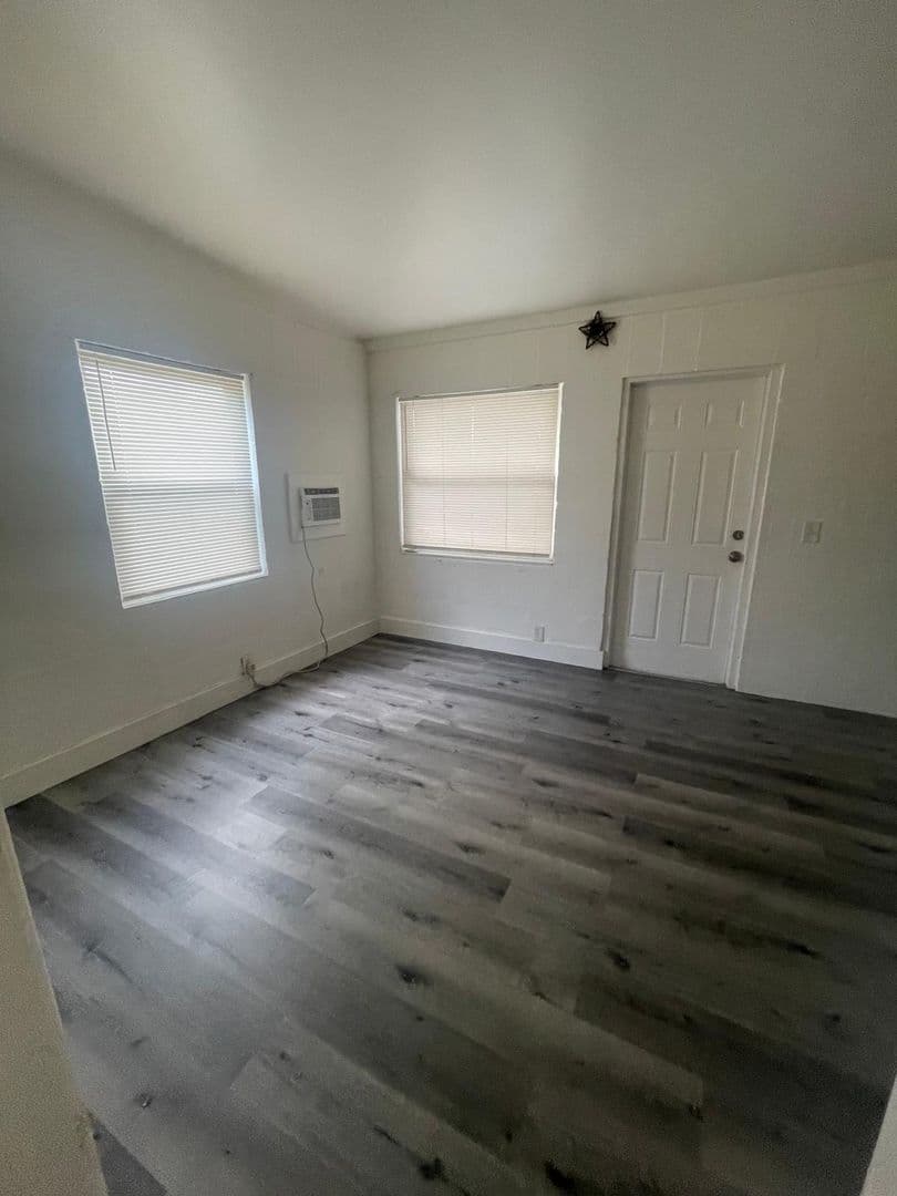 Boynton Beach Apartment: 320 NE 13th Ave