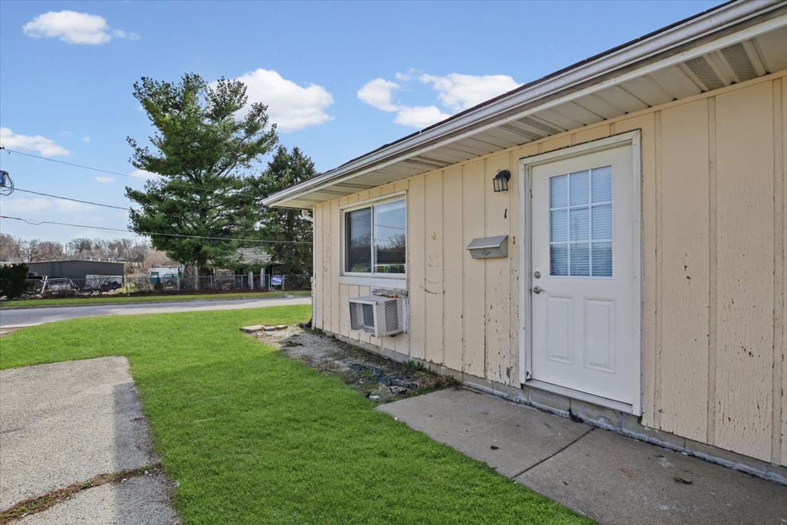 Normal Apartment: 1208 Major