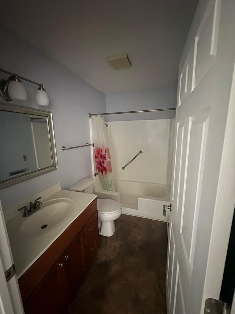 Chenoa Apartment: 24184 Gundy