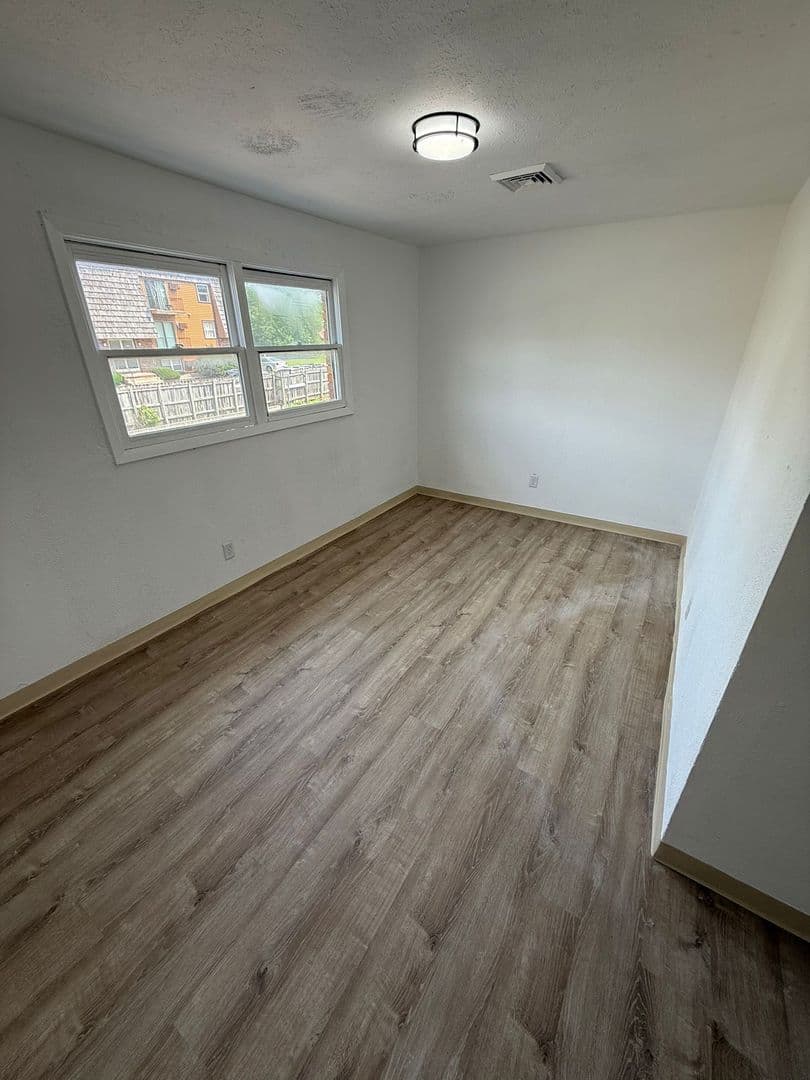 Bloomington Apartment: 1903 Peach Street
