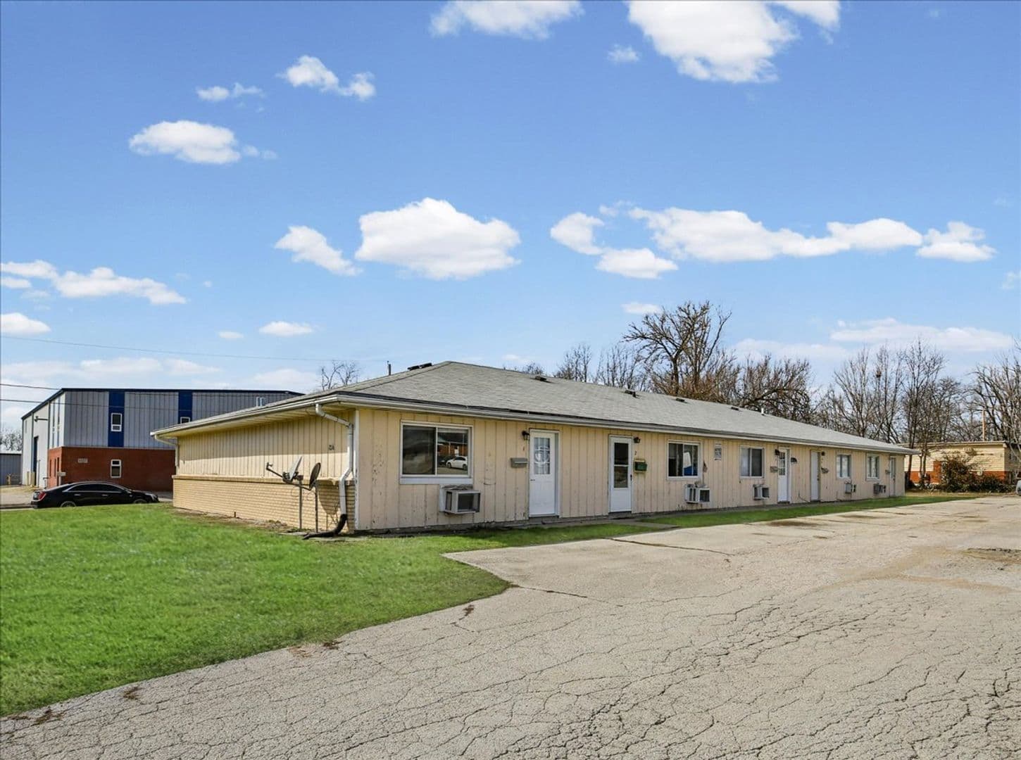 Normal Apartment: 1208 Major