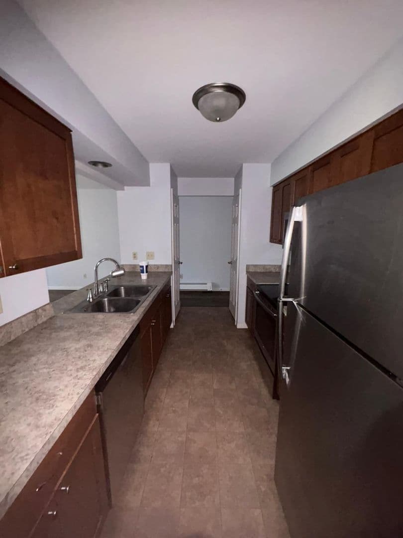 Chenoa Apartment: 24184 Gundy