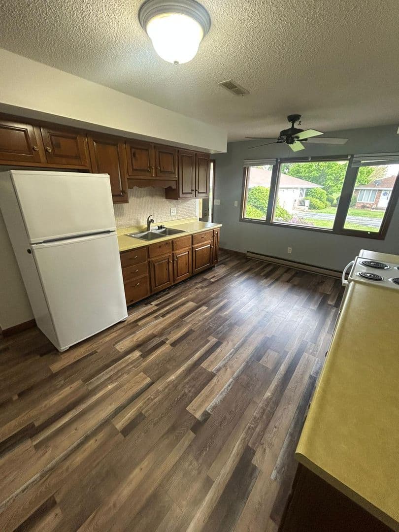Chenoa House: 31453 Burt Ct.