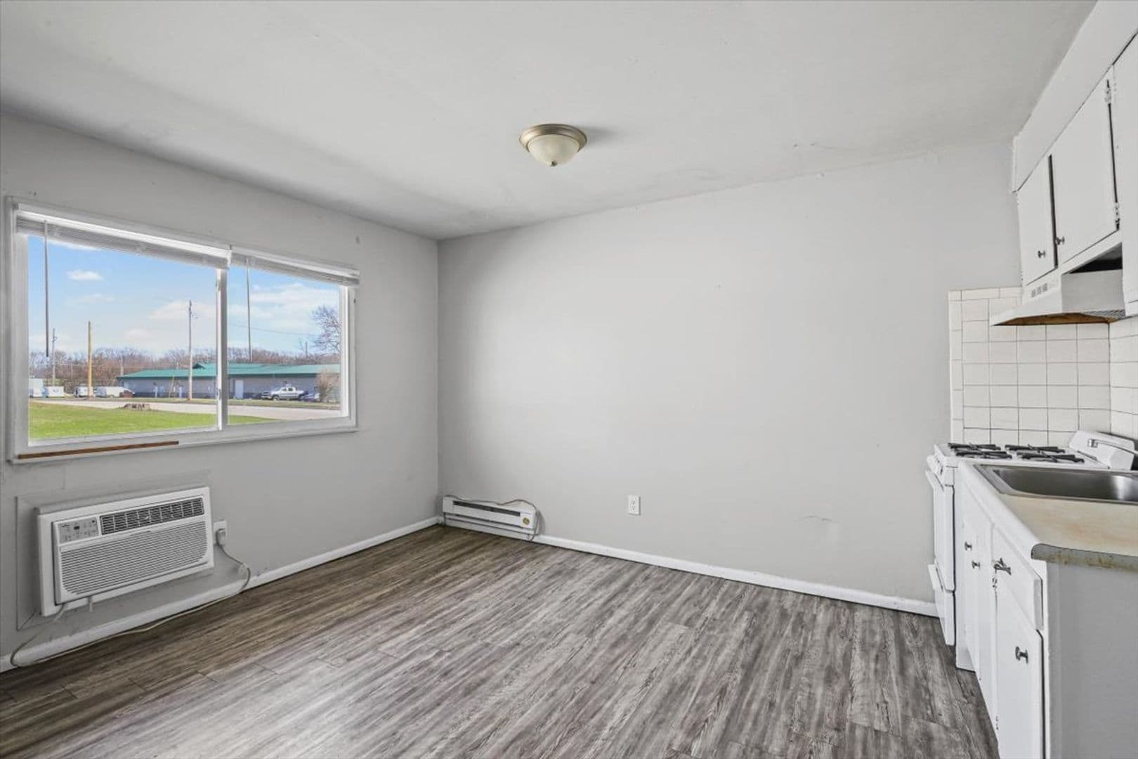 Normal Apartment: 1208 Major