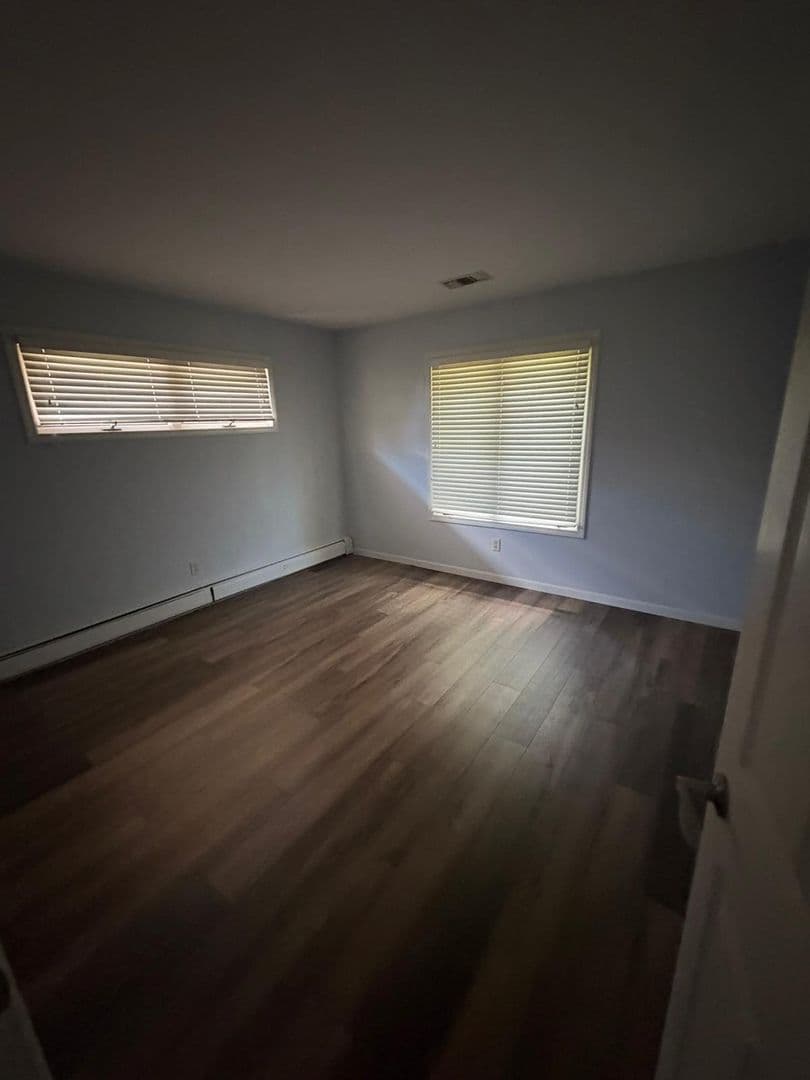 Chenoa Apartment: 24184 Gundy