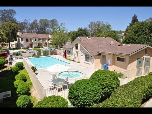 Fallbrook Apartment: 744 W Fallbrook St