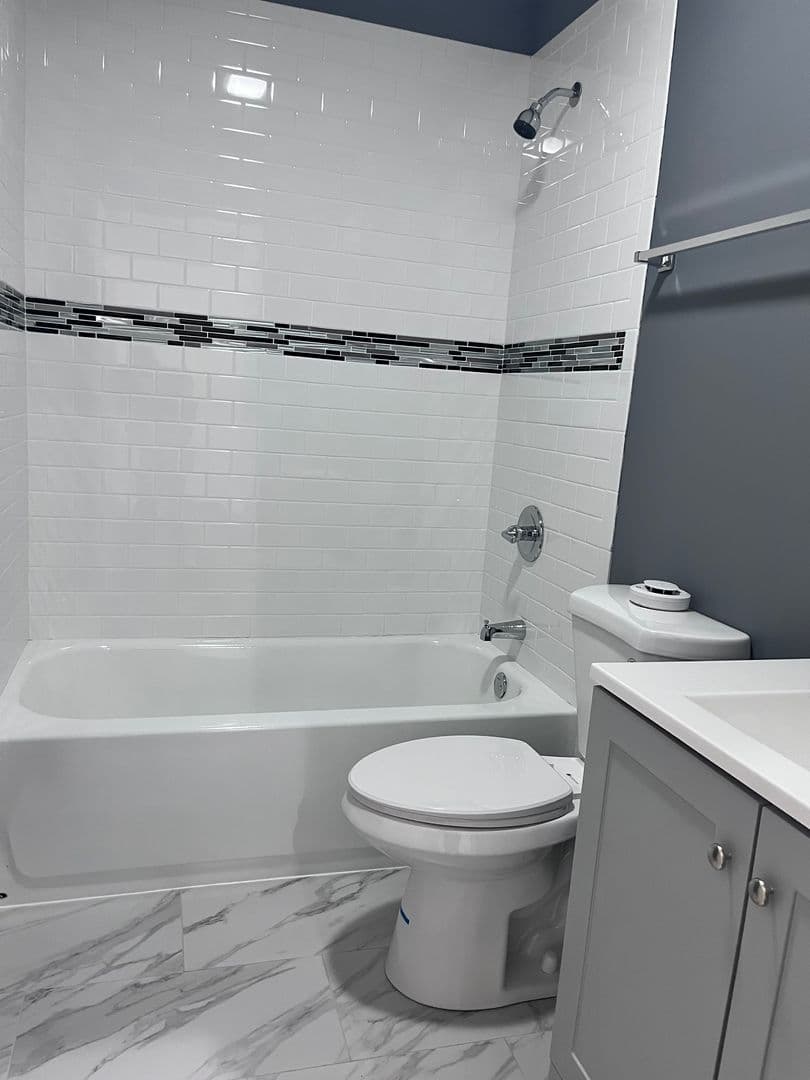 Chicago Apartment: 5026-32 W. Madison St