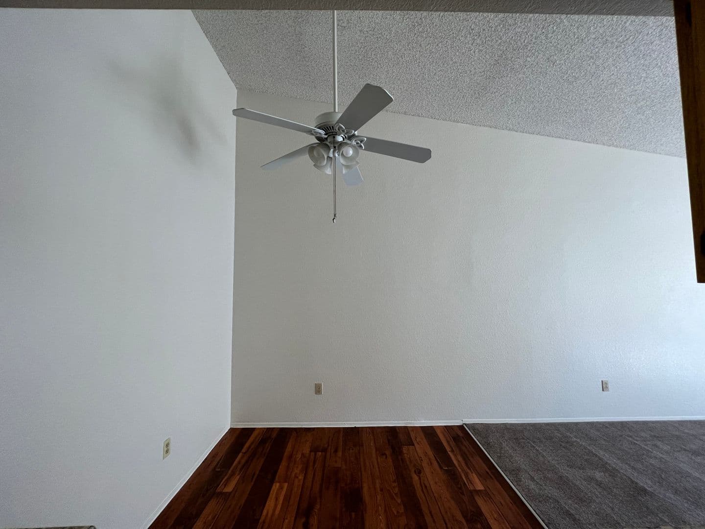 Fallbrook Apartment: 744 W Fallbrook St