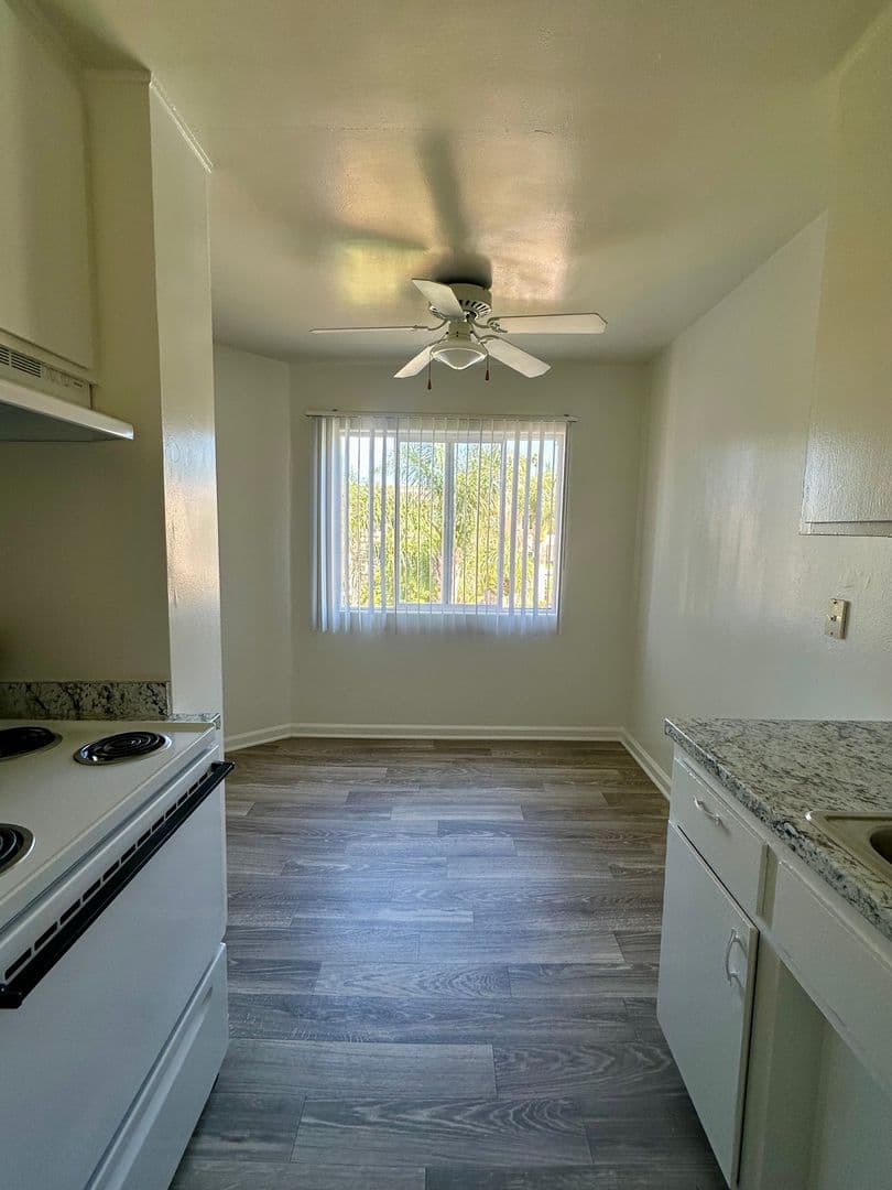 San Diego Apartment: 3175 Cauby St