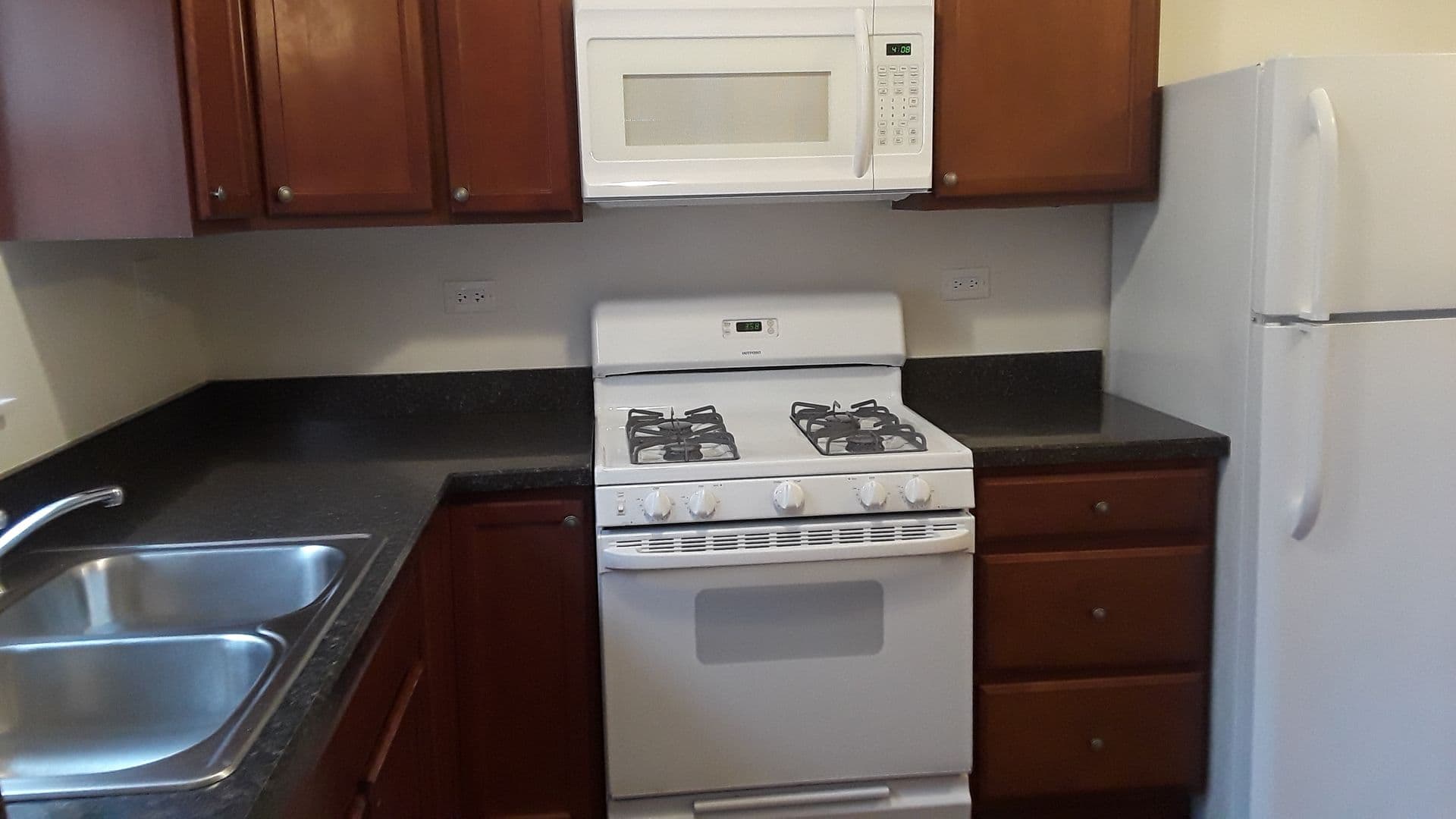Park Ridge Apartment: 1710-16 Touhy Ave