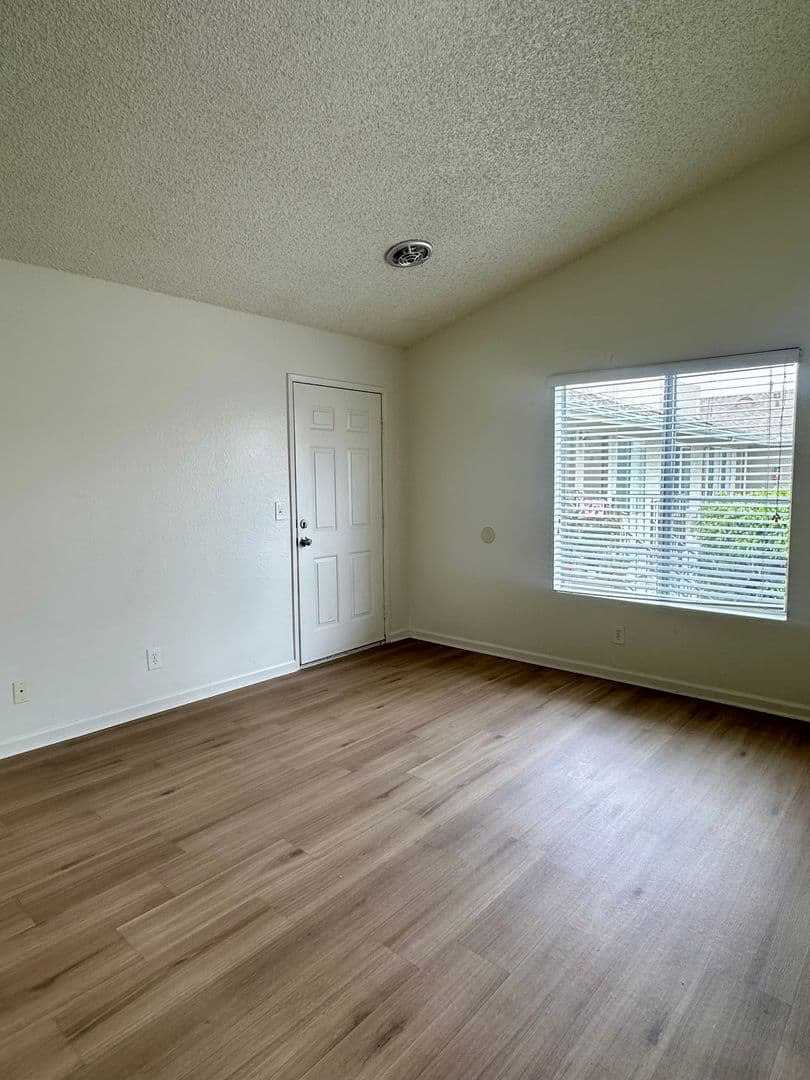 San Diego Apartment: 3175 Cauby St.