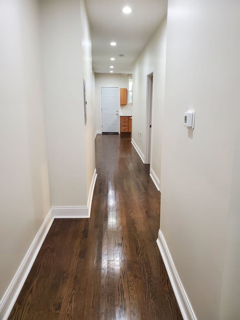 Chicago Apartment: 5027 W. Washington