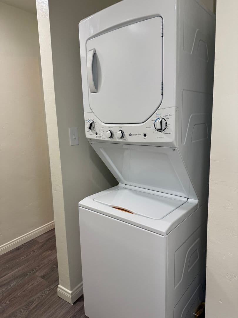 La Mesa Apartment: 7482 Mohawk Street