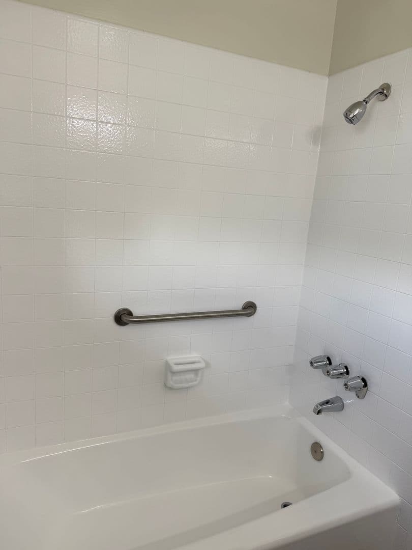 La Mesa Apartment: 7482 Mohawk Street