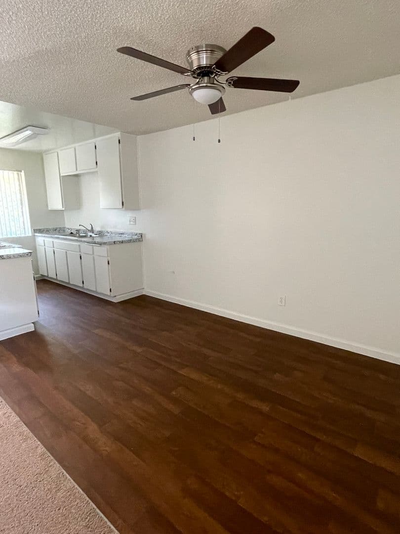La Mesa Apartment: 7482 Mohawk Street