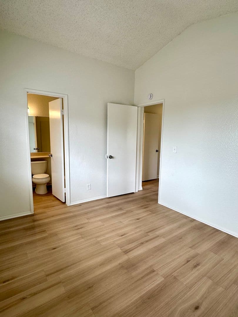 San Diego Apartment: 3175 Cauby St.