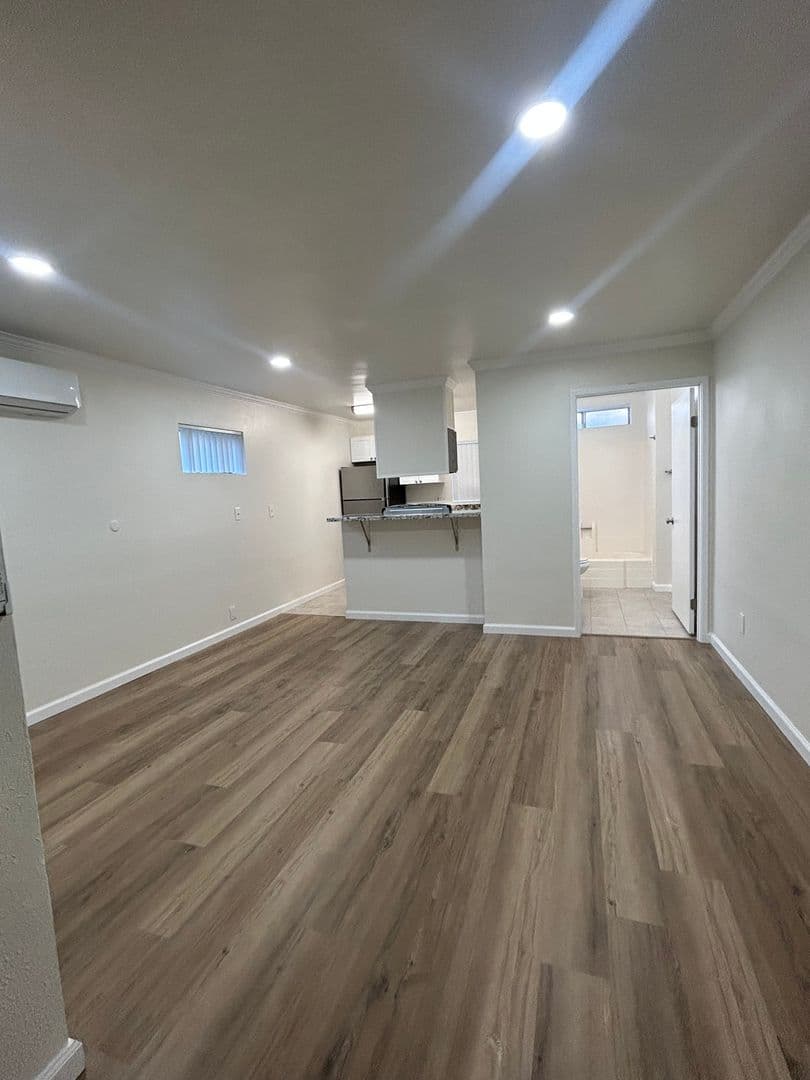 La Mesa Apartment: 7482 Mohawk Street