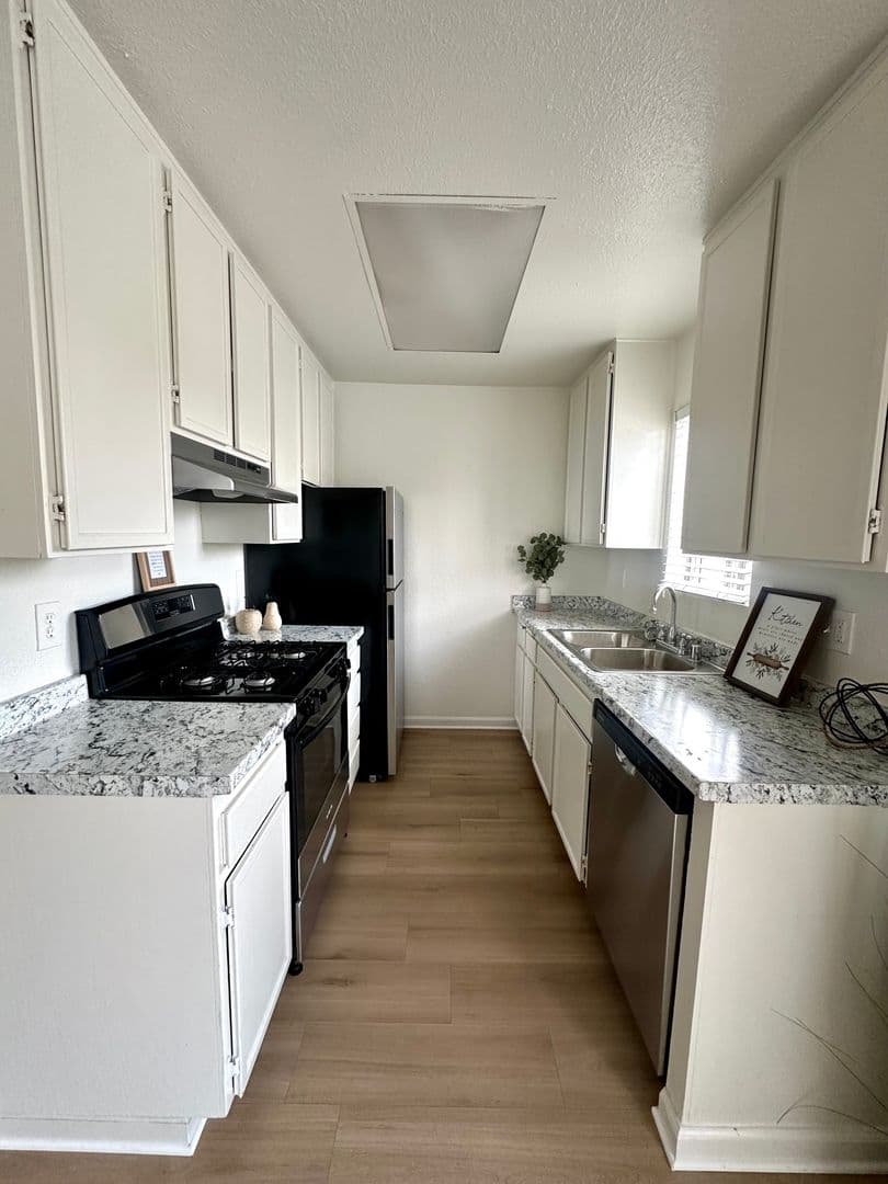 San Diego Apartment: 3175 Cauby St.