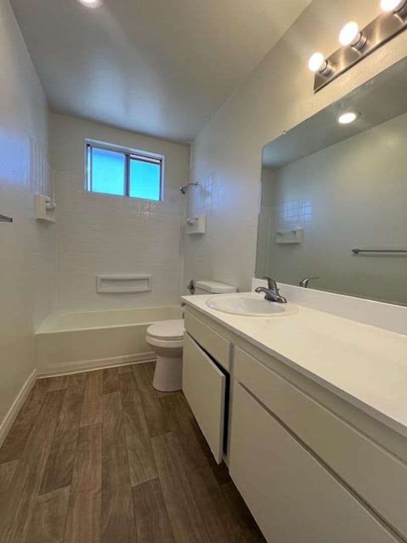 La Mesa Apartment: 7482 Mohawk Street