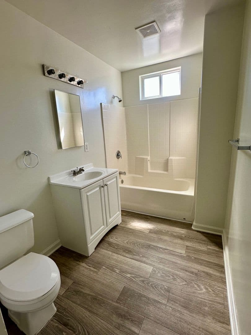 San Diego Apartment: 3175 Cauby St