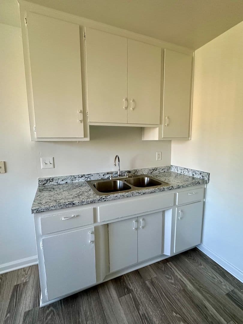 San Diego Apartment: 3175 Cauby St