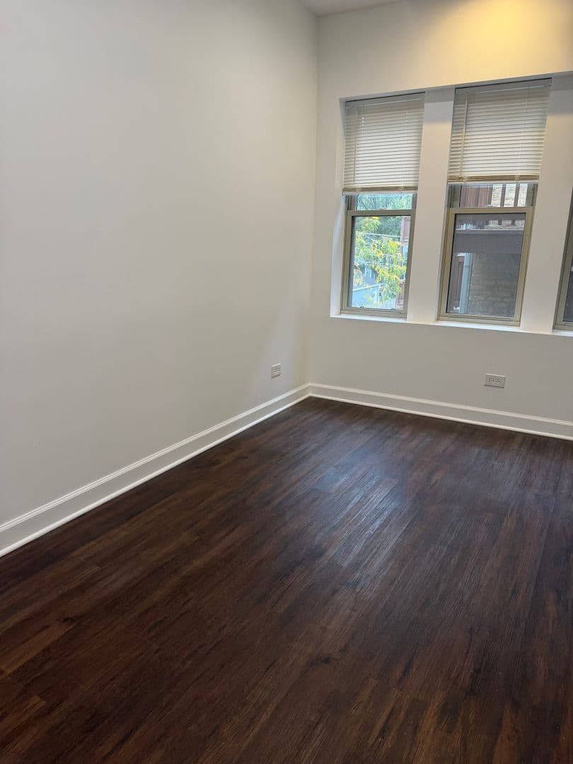 Park Ridge Apartment: 7-11 S. Chester Ave