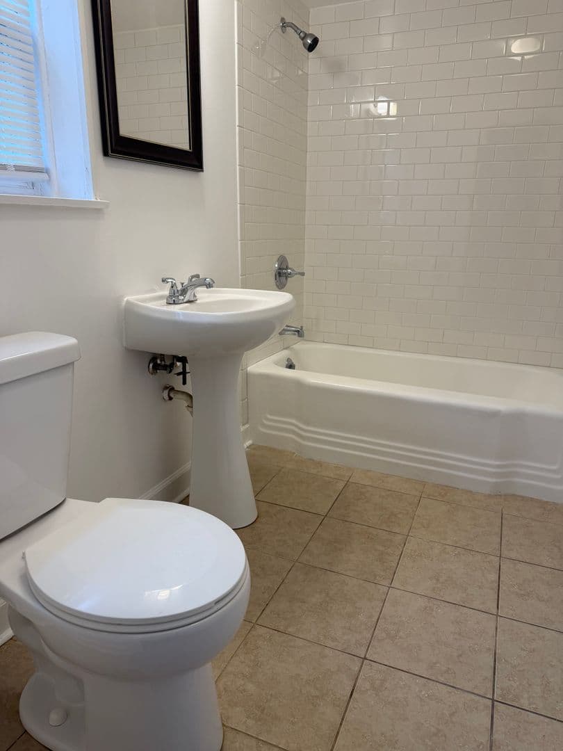 Park Ridge Apartment: 1710-16 Touhy Ave