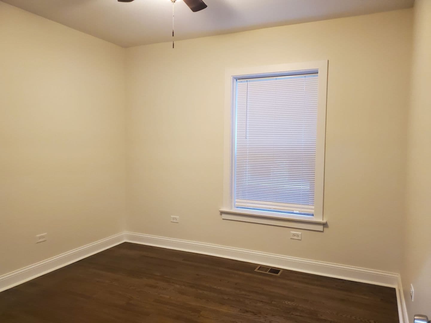 Chicago Apartment: 5027 W. Washington