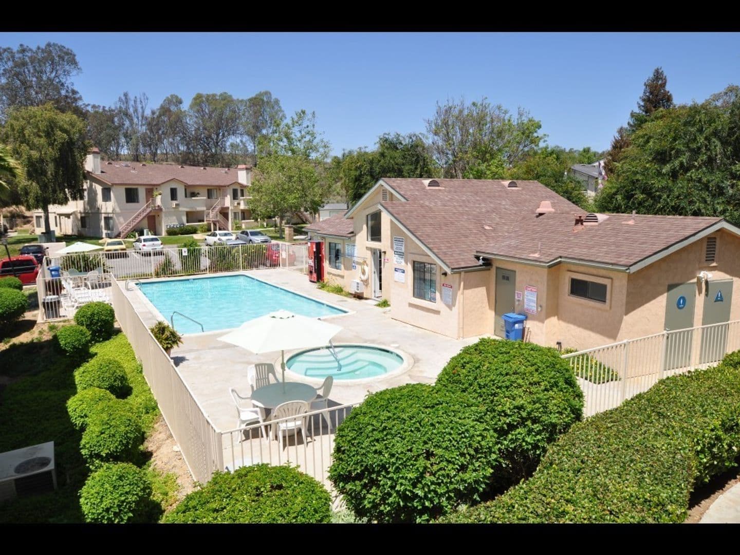 Fallbrook Apartment: 744 W Fallbrook St