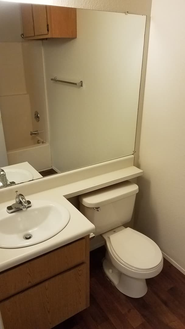Fallbrook Apartment: 744 W Fallbrook St