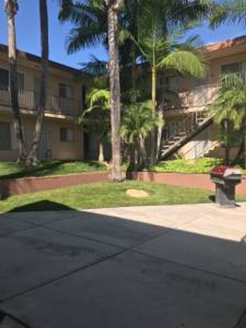 La Mesa Apartment: 7482 Mohawk Street