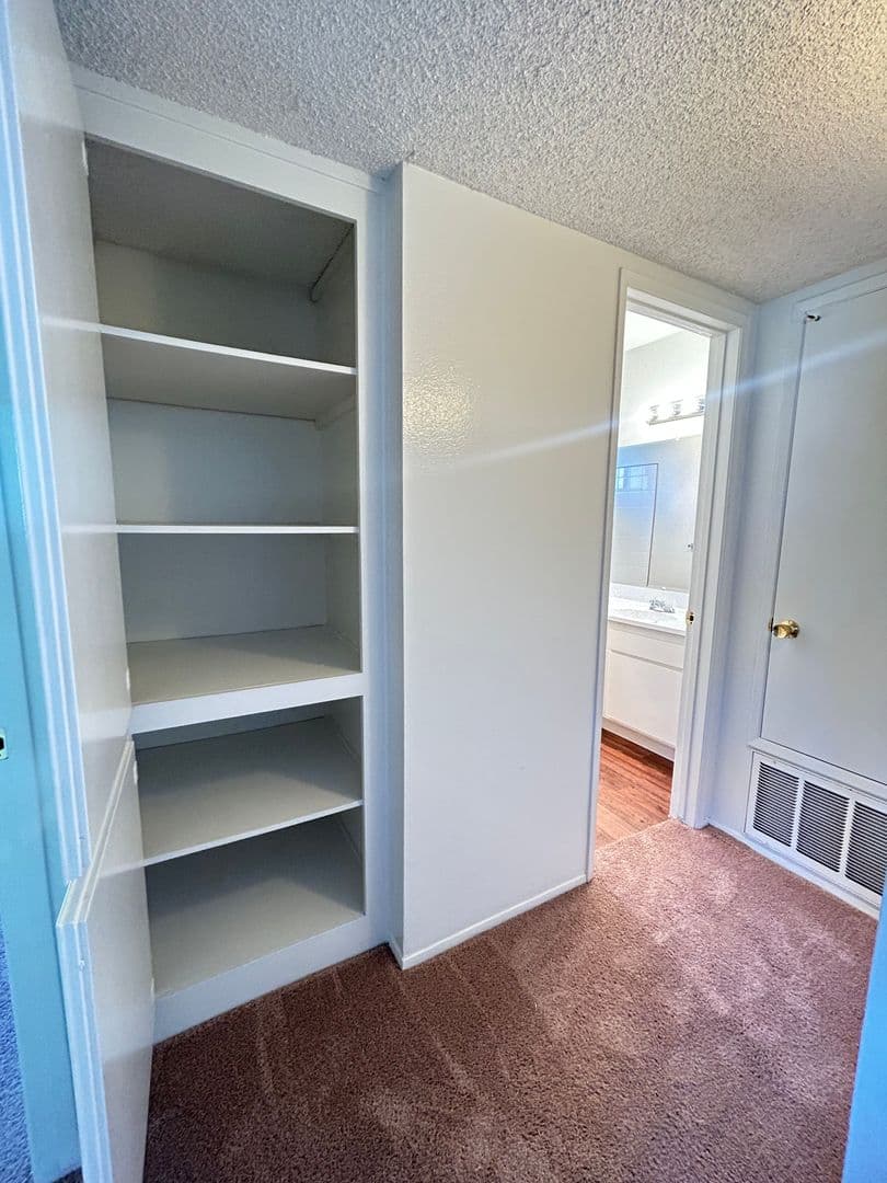 La Mesa Apartment: 7482 Mohawk Street