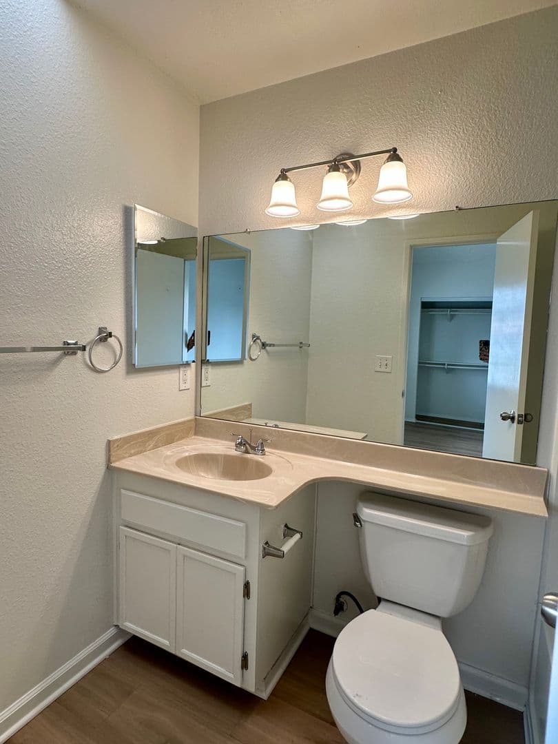 San Diego Apartment: 3175 Cauby St.