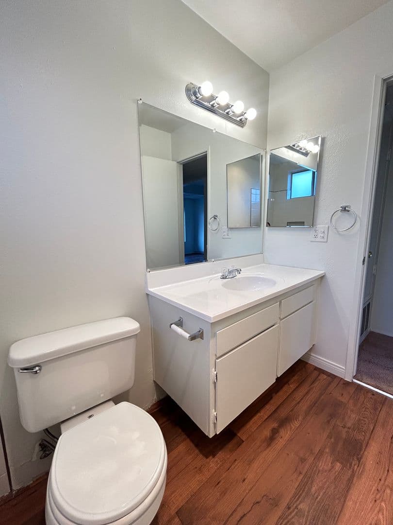 La Mesa Apartment: 7482 Mohawk Street