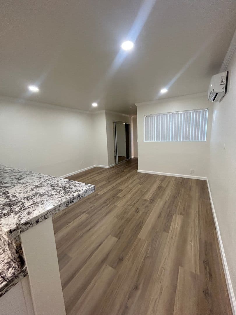 La Mesa Apartment: 7482 Mohawk Street