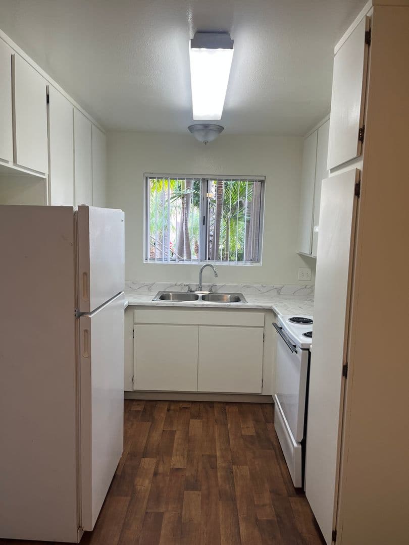 La Mesa Apartment: 7482 Mohawk Street