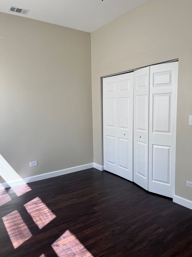 Chicago Apartment: 5026-32 W. Madison St