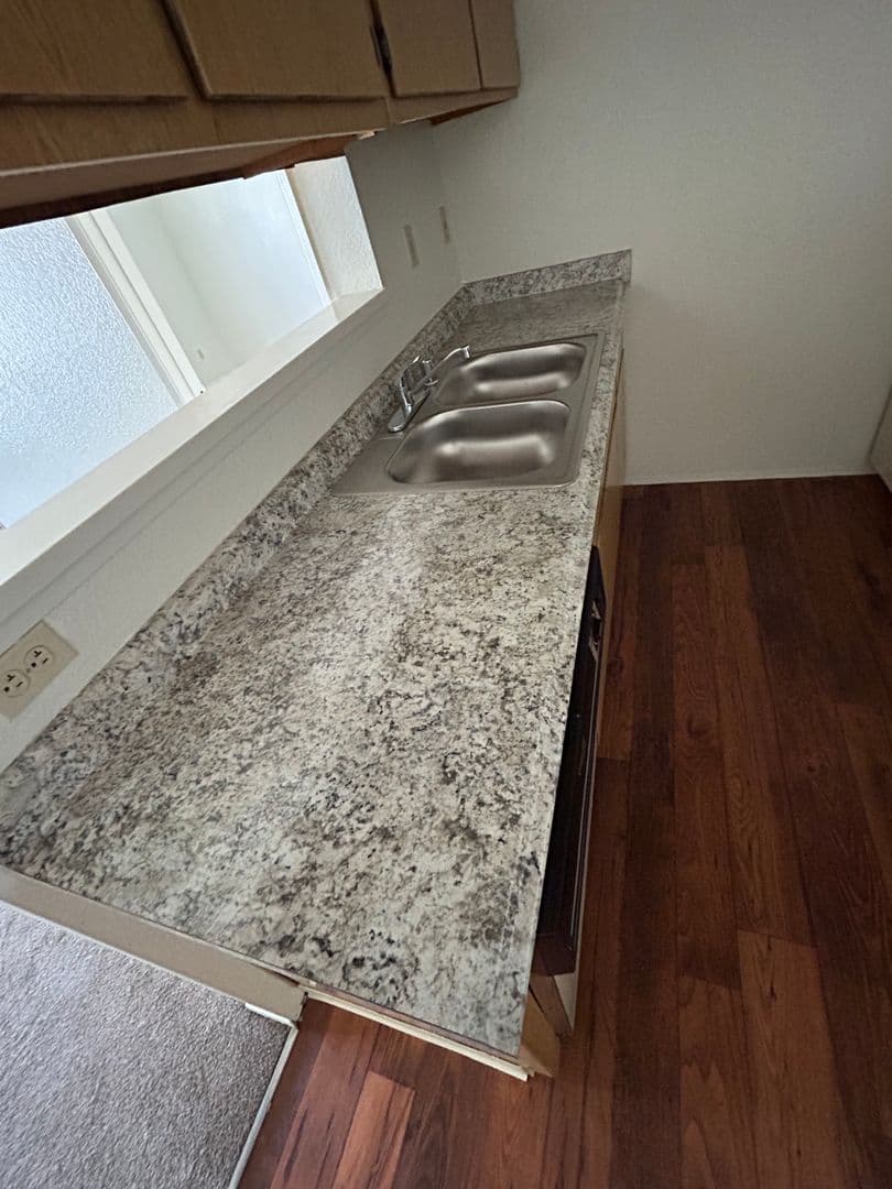 Fallbrook Apartment: 744 W Fallbrook St