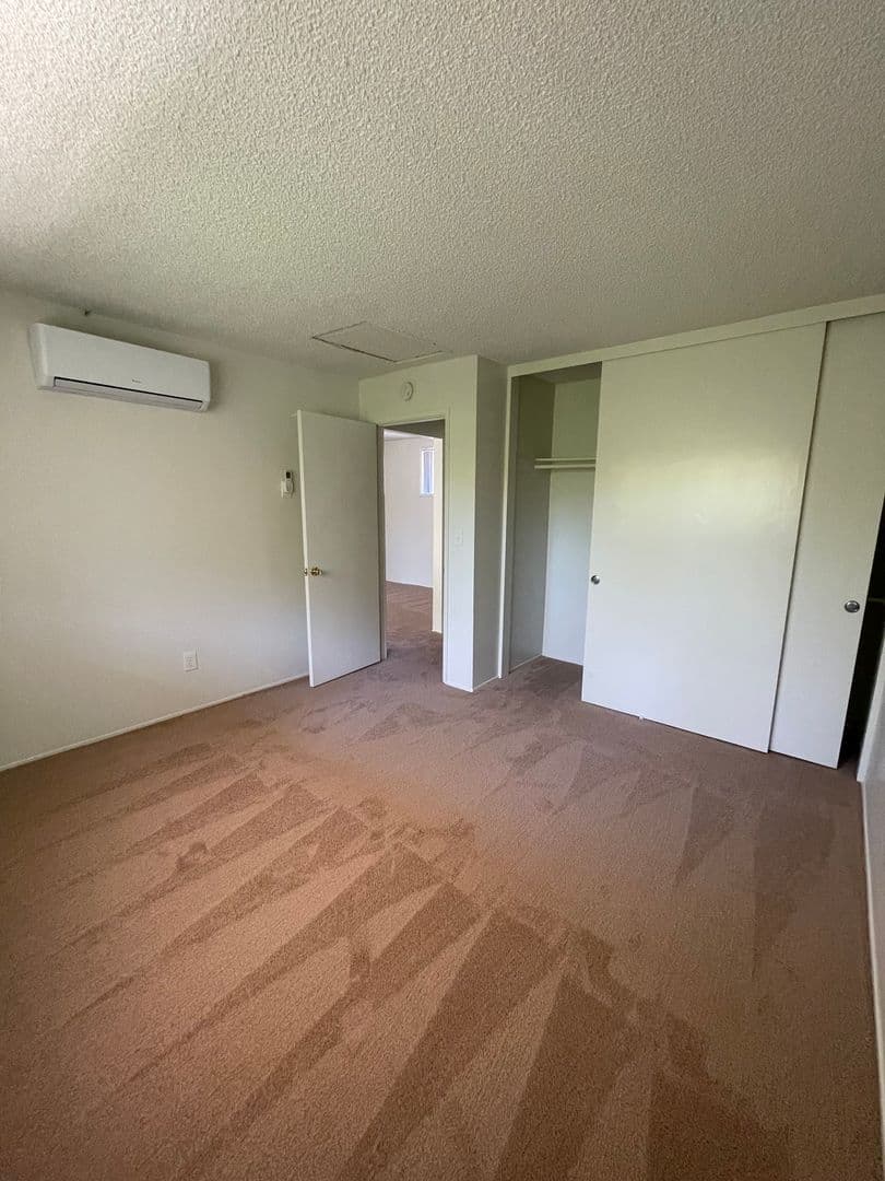 La Mesa Apartment: 7482 Mohawk Street